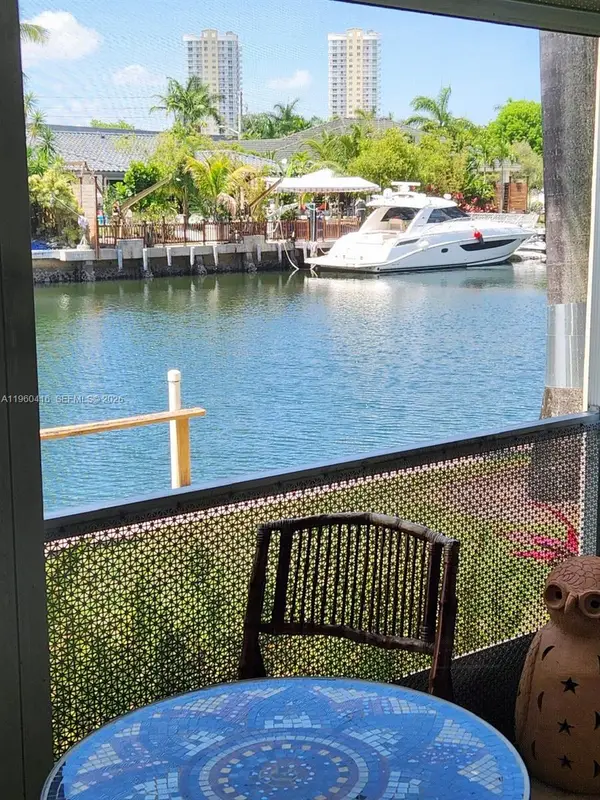 Address Withheld By Seller, Hallandale Beach, FL 33009