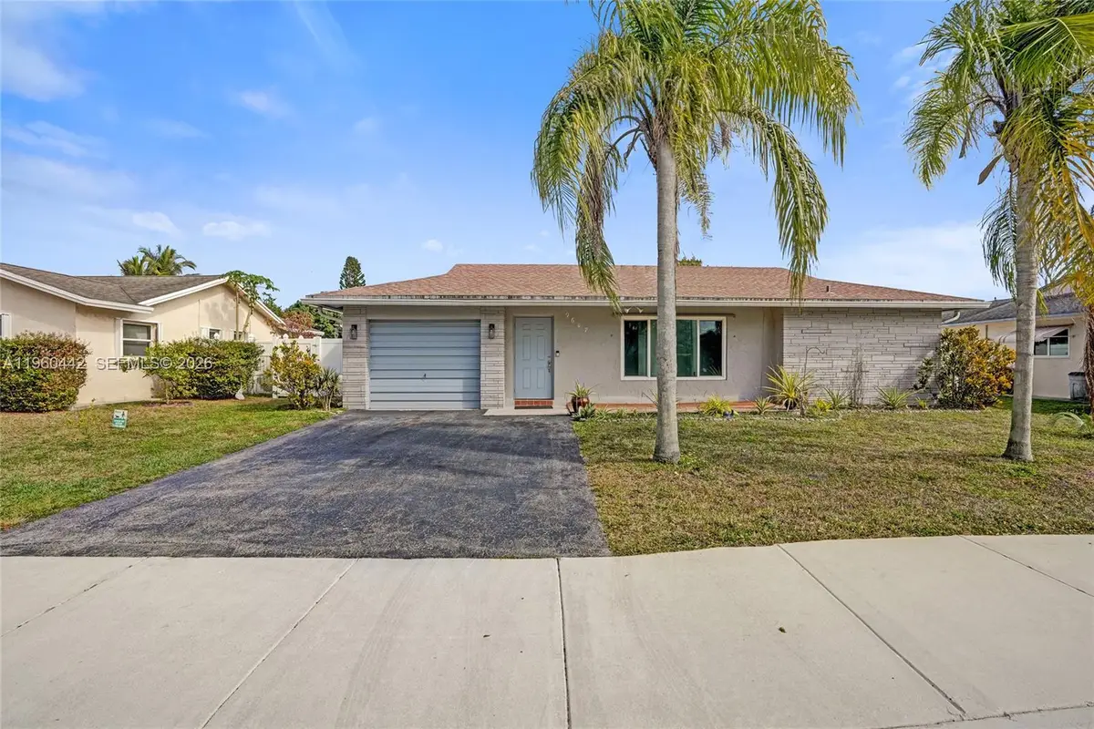 9607 NW 81st St, Tamarac, FL 33321 - Image #1