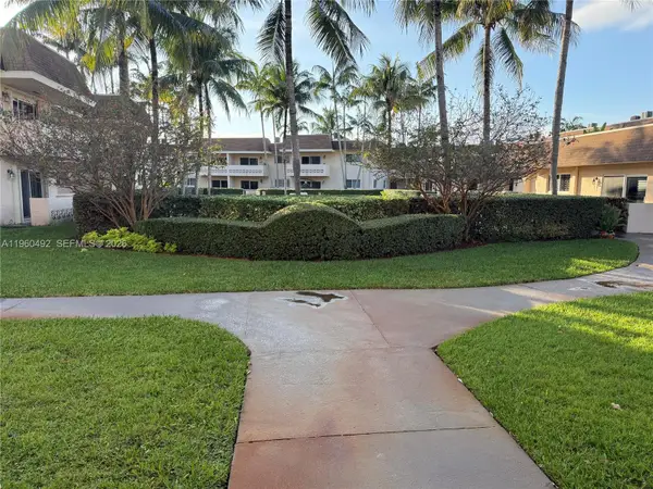 14500 SW 88th Ave #220, Palmetto Bay, FL 33176