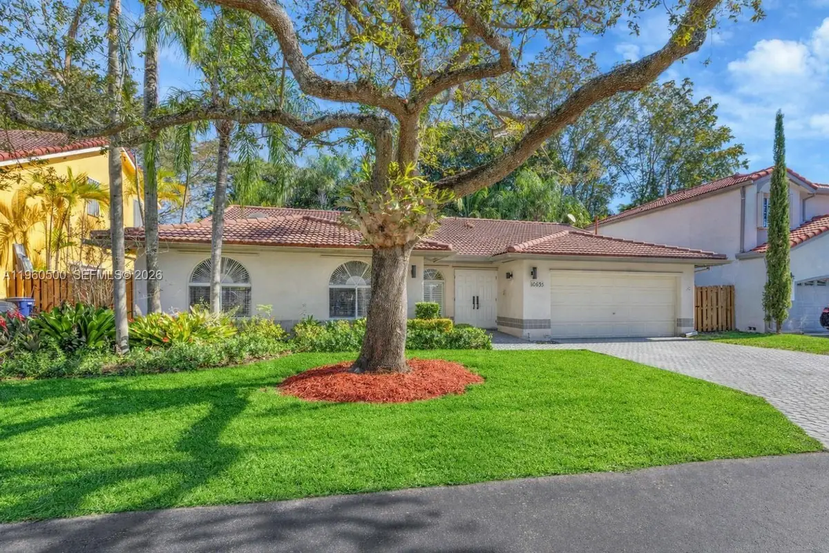10635 SW 158th Pl, Miami, FL 33196 - Image #1
