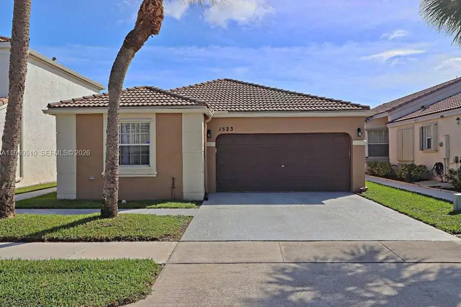 1523 NW 158th Ave, Pembroke Pines, FL 33028 - #2