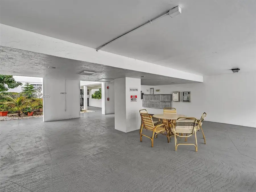 6901 Cypress Rd #B12, Plantation, FL 33317 - Image #3