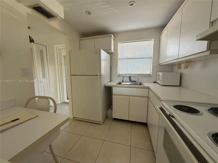 9001 Sunrise Lakes Blvd #208, Sunrise, FL 33322 - #3