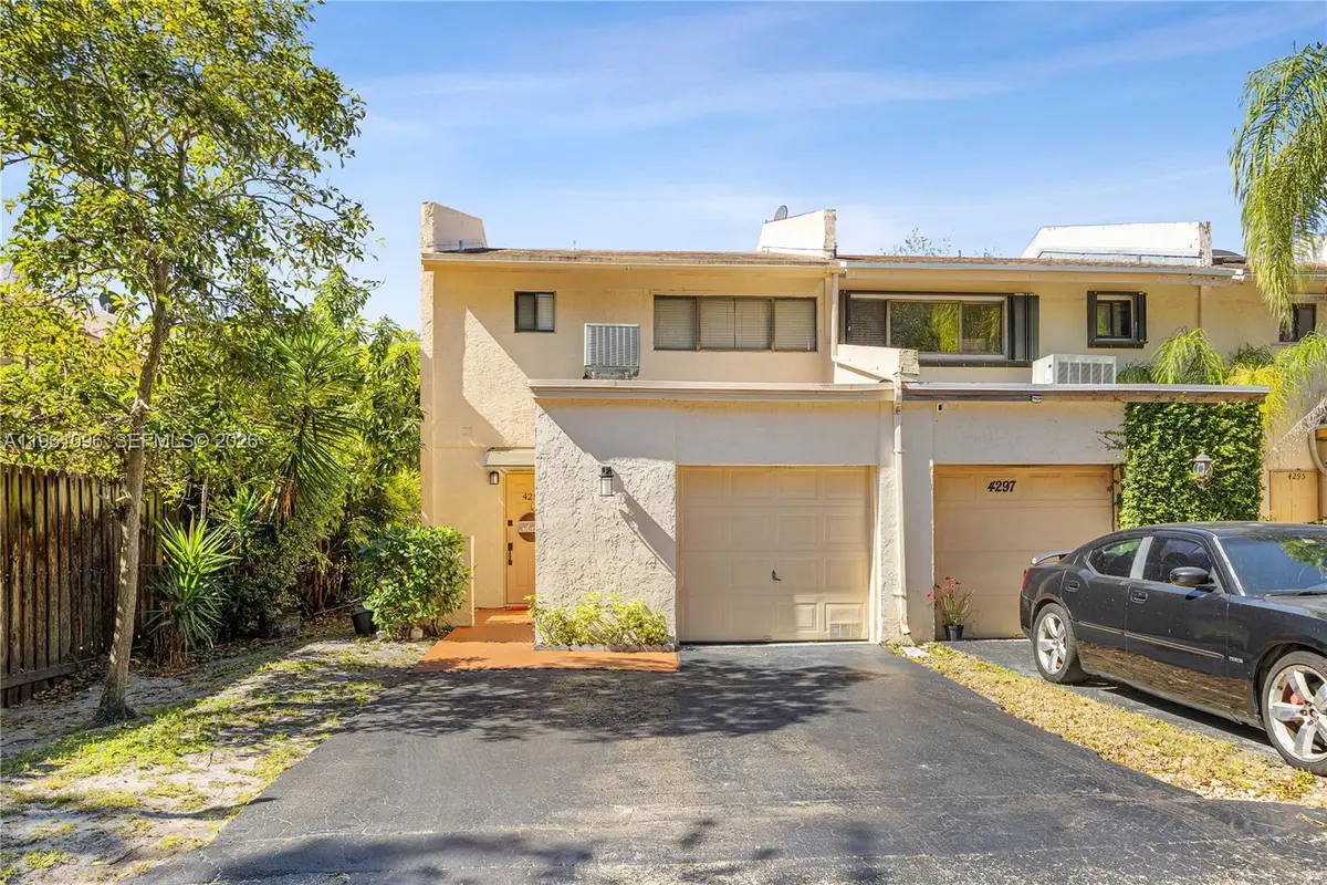 4299 N 76th Ave, Davie, FL 33024 - Image #1