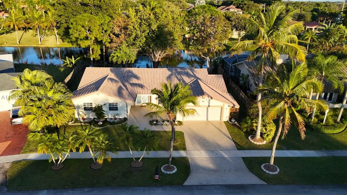 570 Royal Poinciana Ct, Weston, FL 33326 - Image #1