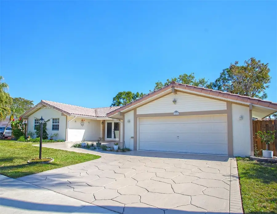 570 Royal Poinciana Ct, Weston, FL 33326 - Image #3