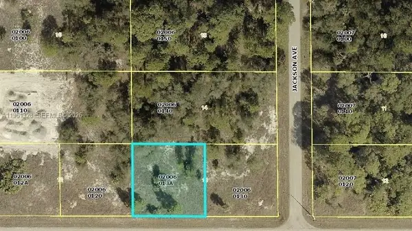 2805 E 16 St, Lehigh Acres, FL 33972