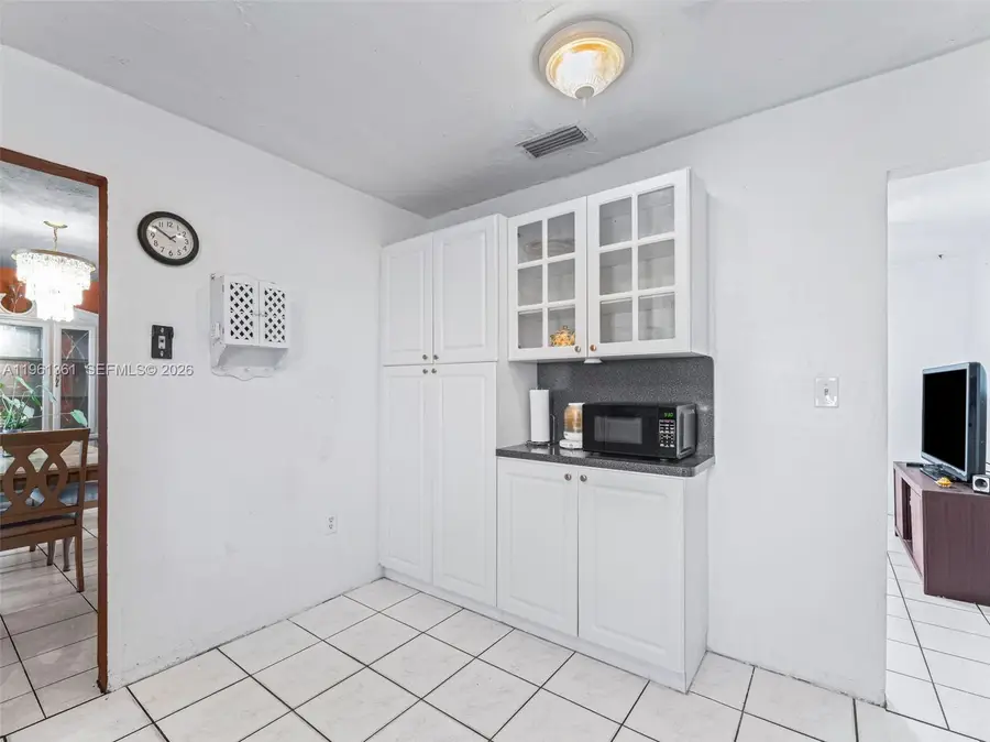 811 NW 112th St, Miami, FL 33168 - Image #3
