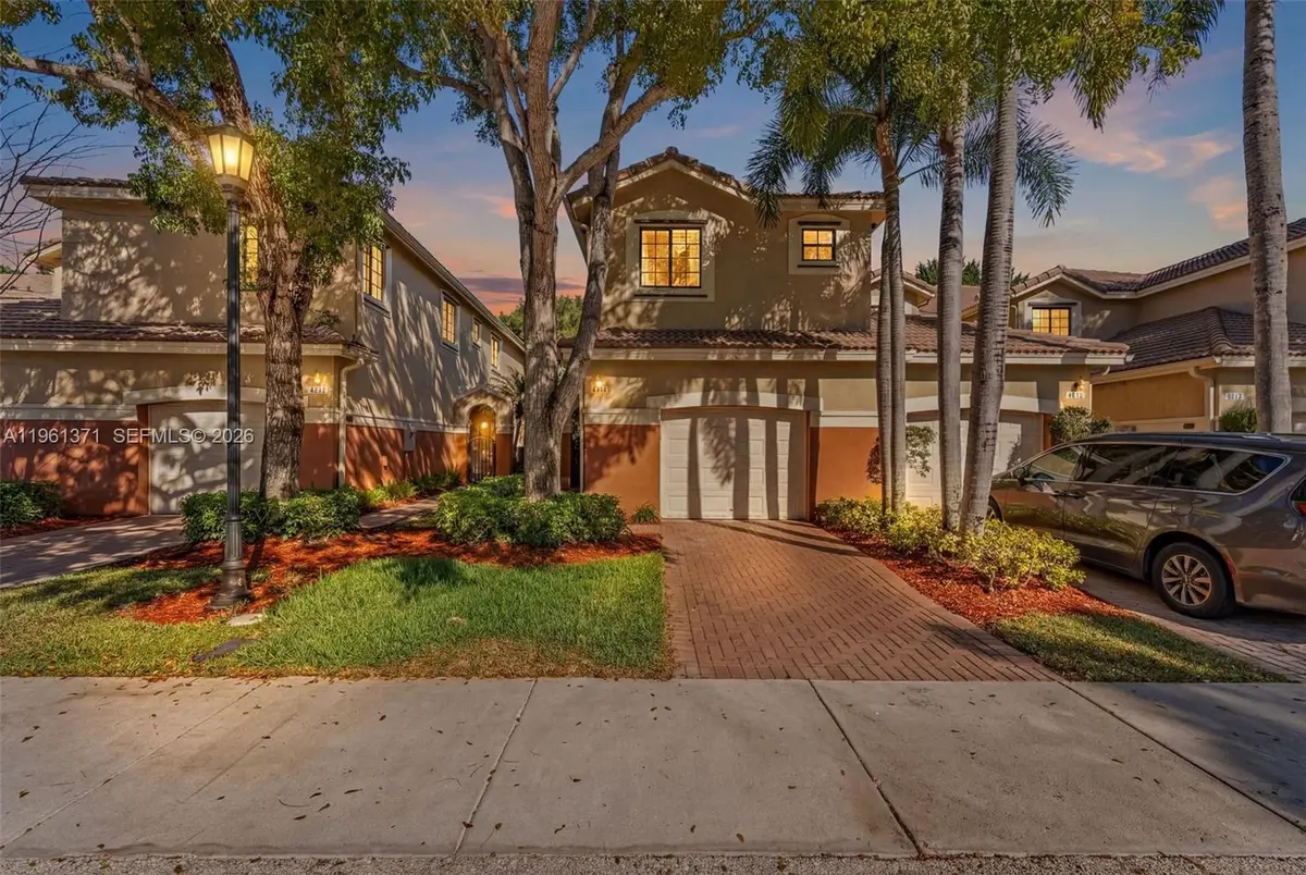 3815 Tree Top Dr, Weston, FL 33332 - Image #1