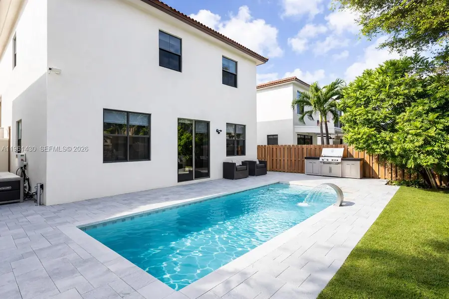 10013 NW 89th Ter, Doral, FL 33178 - Image #2