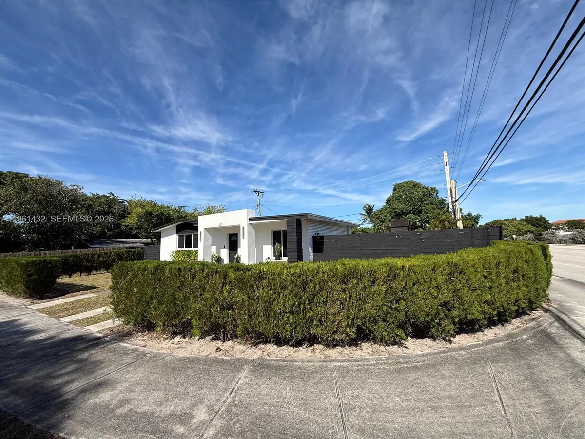 299 NE 46th St, Deerfield Beach, FL 33064 - Image #1