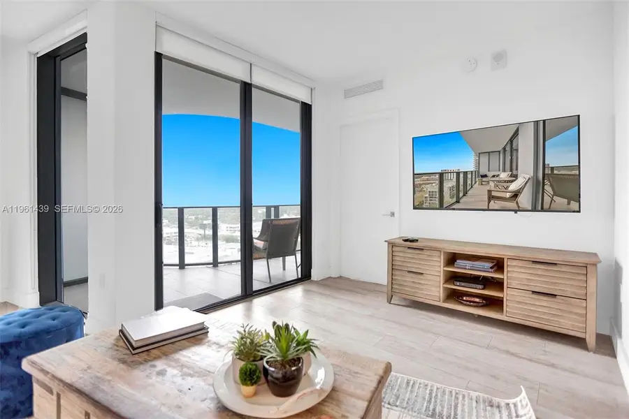 121 NE 34th St #1814, Miami, FL 33137 - Image #2