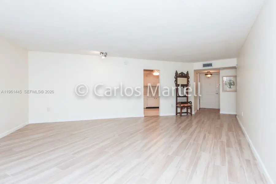 2750 NE 183rd St #512, Aventura, FL 33160 - Image #3
