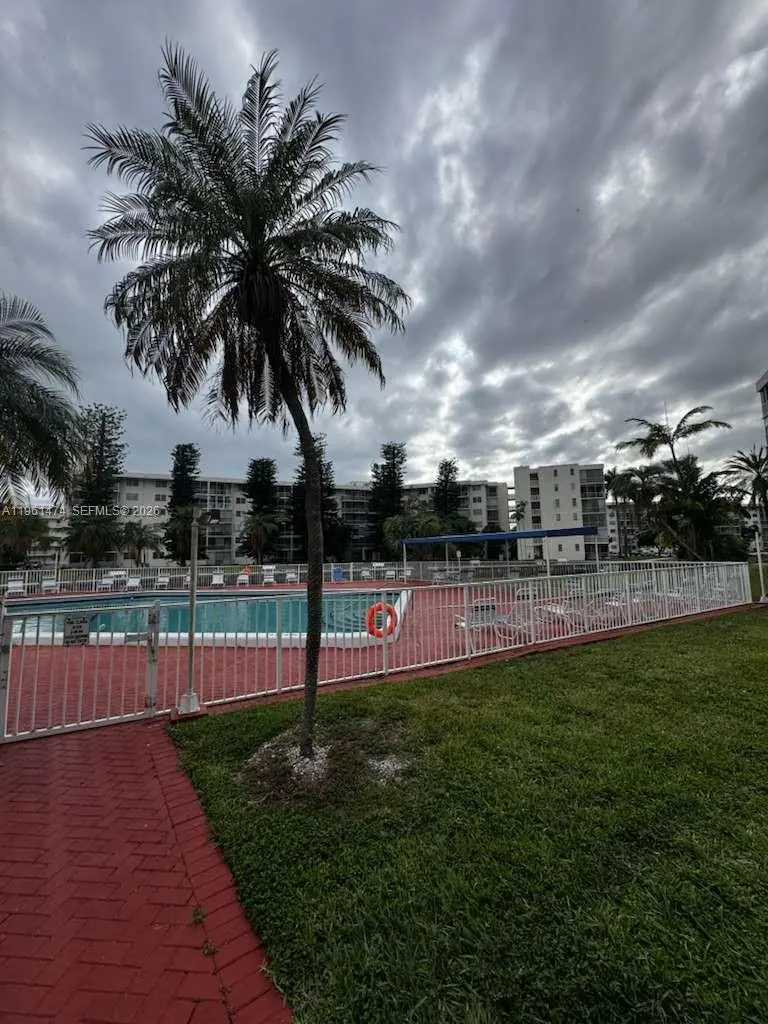 2859 Leonard Dr #G307, Aventura, FL 33160 - #3