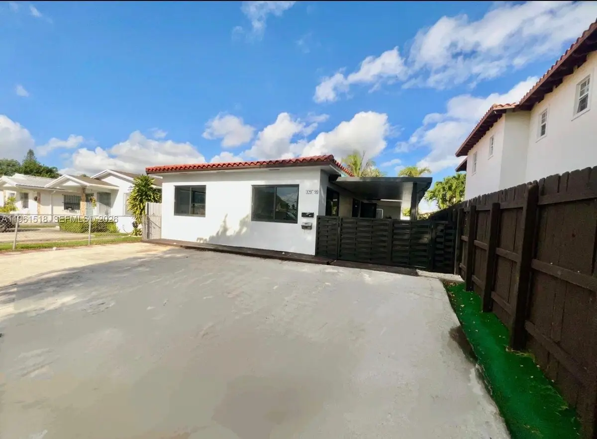 3297 SW 26th St, Miami, FL 33133 - Image #1