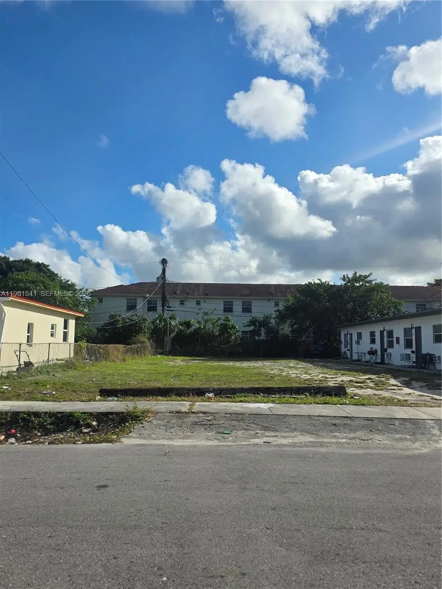 10 Nw St, Hallandale Beach, FL 33009 - Image #3