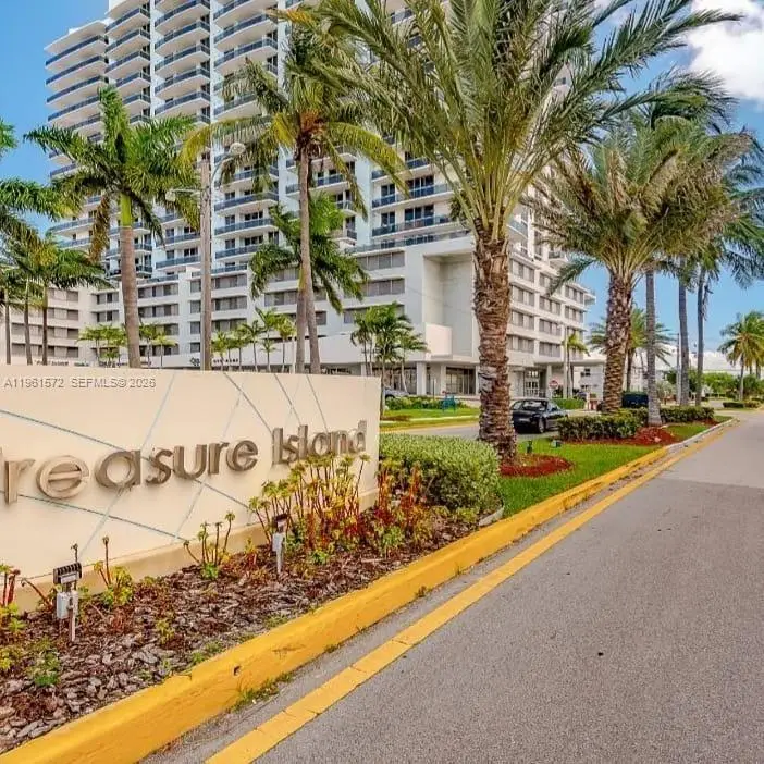 1801 S Treasure Dr #222, North Bay Village, FL 33141 - Image #1