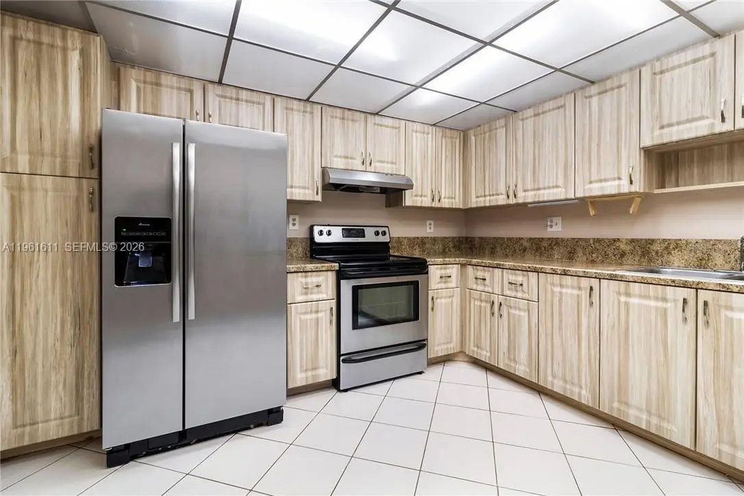 141 SW 96th Ter #204, Plantation, FL 33324 - Image #1