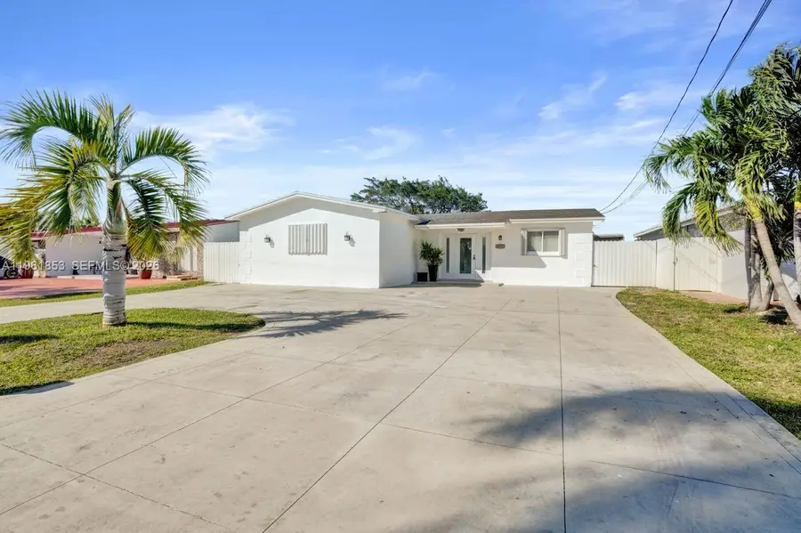 6617 Dahlia Dr, Miramar, FL 33023 - Image #2