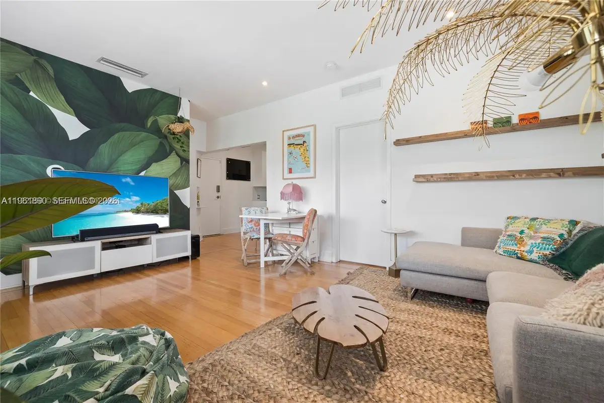 935 10th St #3, Miami Beach, FL 33139 - Image #1