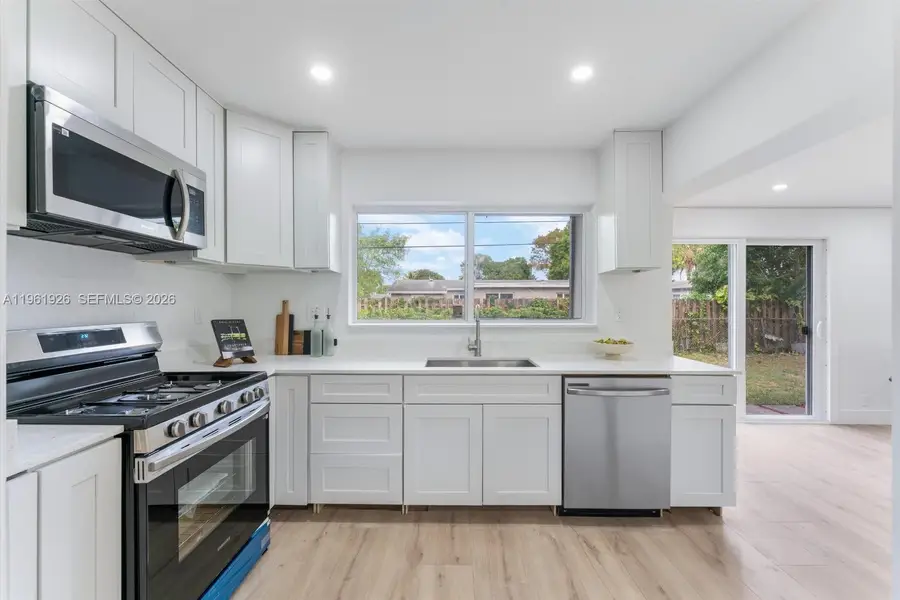 6231 NW 18th St, Sunrise, FL 33313 - #3