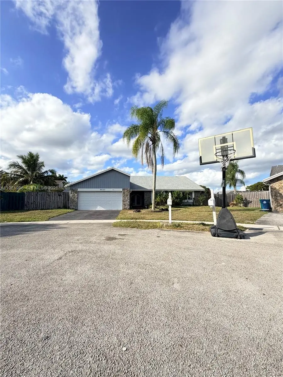 9425 NW 46th St, Sunrise, FL 33351 - #3