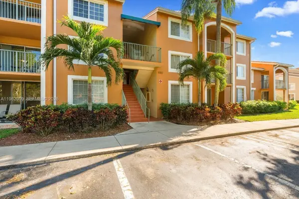 1150 Wildwood Lakes Blvd #203, Naples, FL 34104