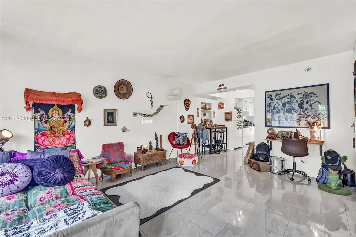 8550 Byron Ave #2H, Miami Beach, FL 33141 - Image #1