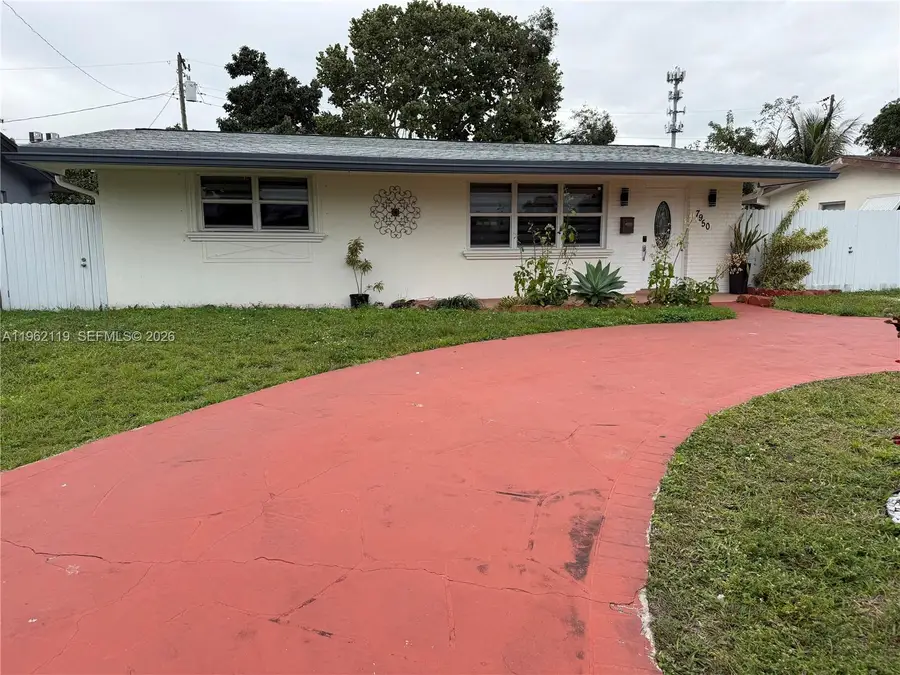 7950 NW 10th St, Pembroke Pines, FL 33024 - #2