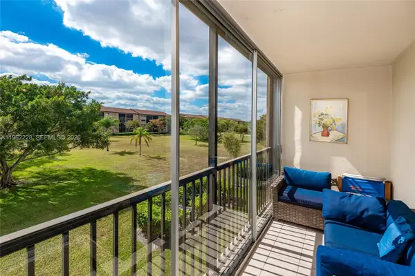 12550 SW 15th St #302E, Pembroke Pines, FL 33027