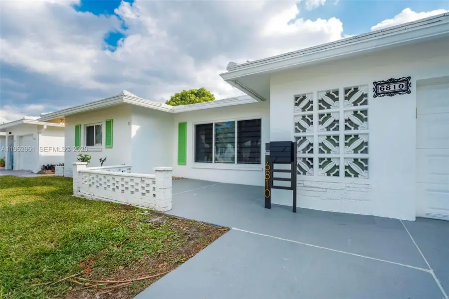 6810 NW 74th Pl, Tamarac, FL 33321 - #2