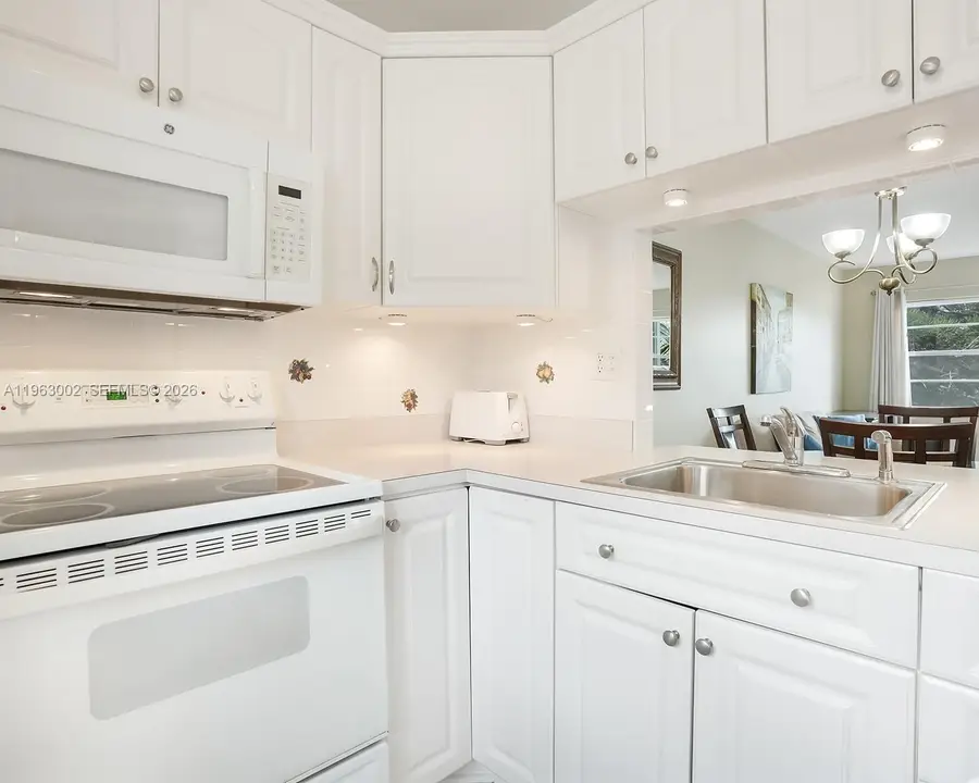 4805 NW 35th St #506, Lauderdale Lakes, FL 33319 - #3