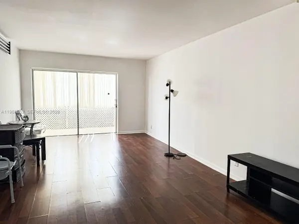 4043 NW 16th St #204, Lauderhill, FL 33313