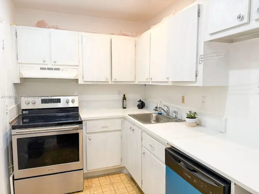 4043 NW 16th St #204, Lauderhill, FL 33313 - #3