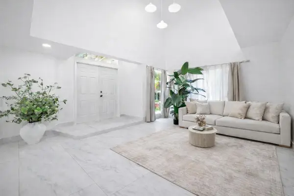 5239 SW 153rd Ave, Miami, FL 33185