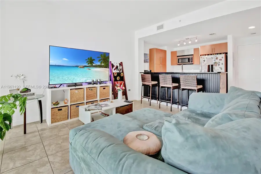 300 S Biscayne Blvd #T-1405, Miami, FL 33131 - #3