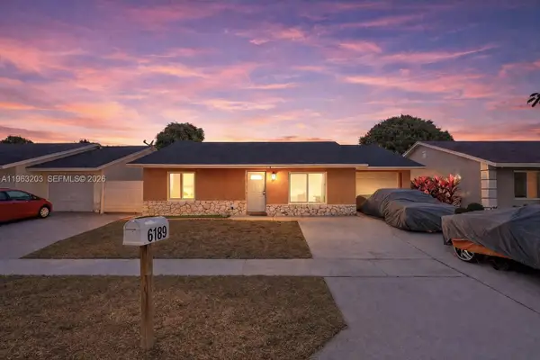 6189 Moonbeam Dr, Lake Worth, FL 33463