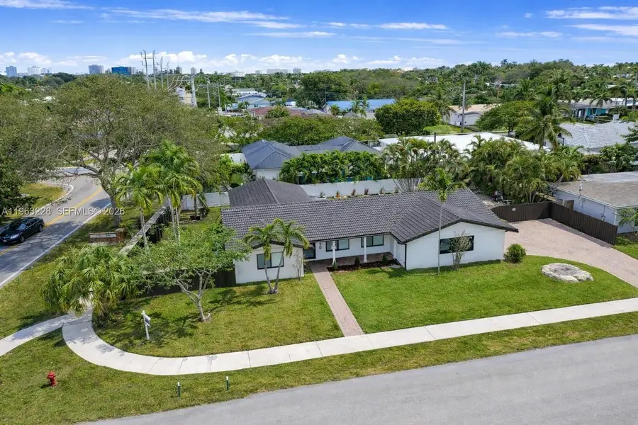 6020 NE 18th Ter, Fort Lauderdale, FL 33308 - Image #2