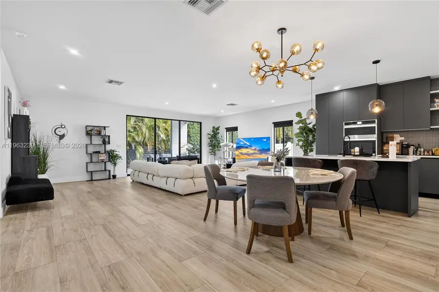 913 NE 15th St, Fort Lauderdale, FL 33304 - Image #2