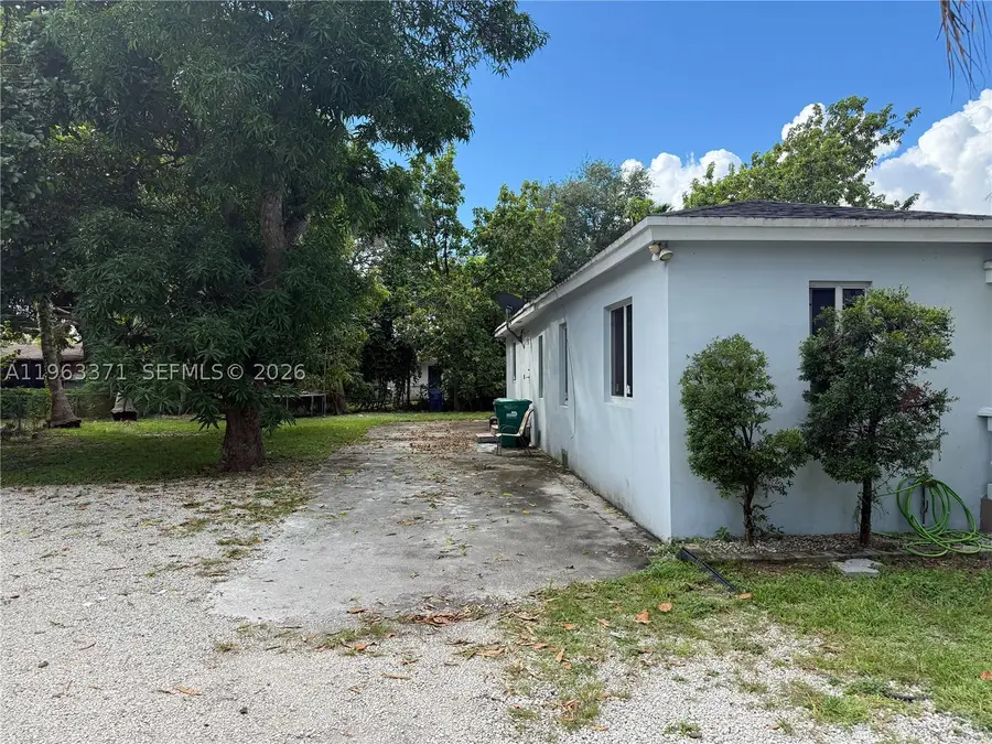 1128 NW 101st St, Miami, FL 33150 - #2