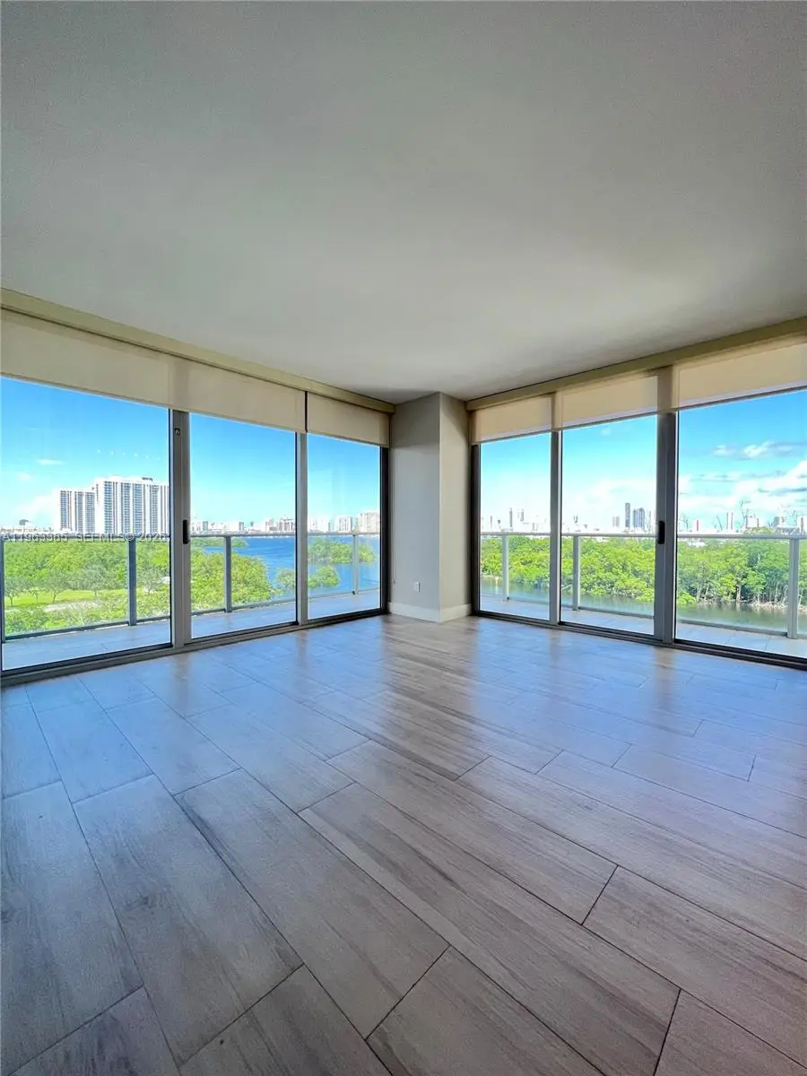 16385 Biscayne Blvd #607, North Miami Beach, FL 33160 - Image #3