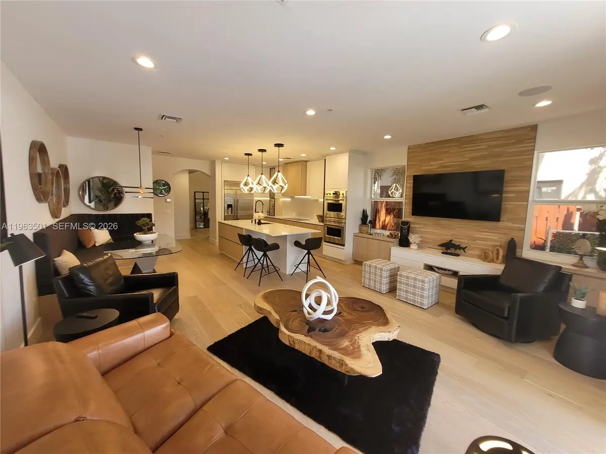 1372 Bayview Dr, Fort Lauderdale, FL 33304 - #1