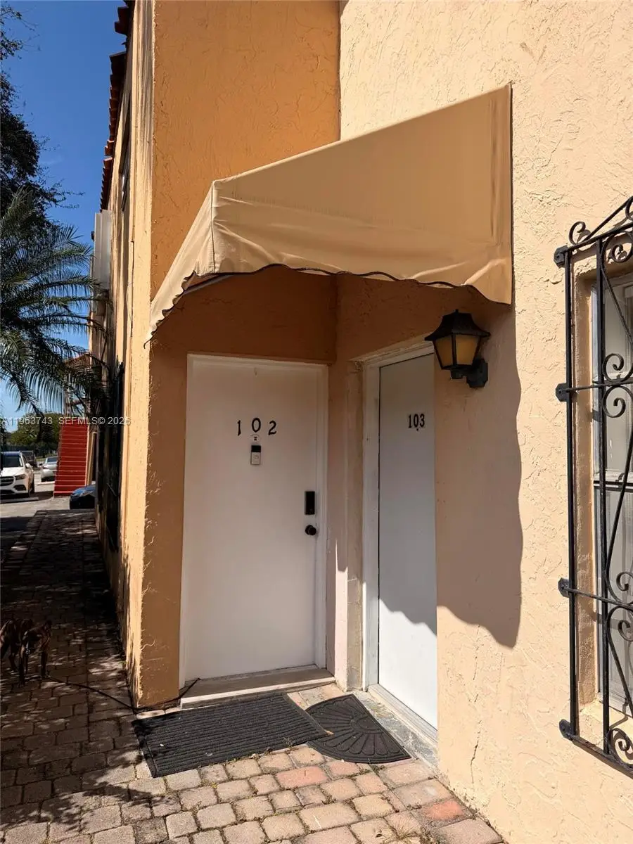 1305 W 53rd St #102, Hialeah, FL 33012 - #1