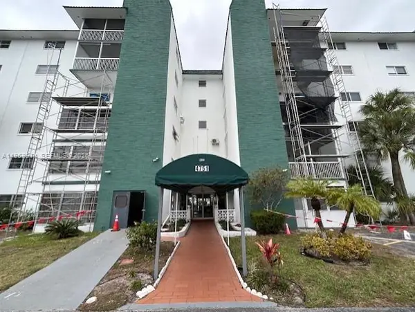 4751 NW 21st St #114, Lauderhill, FL 33313