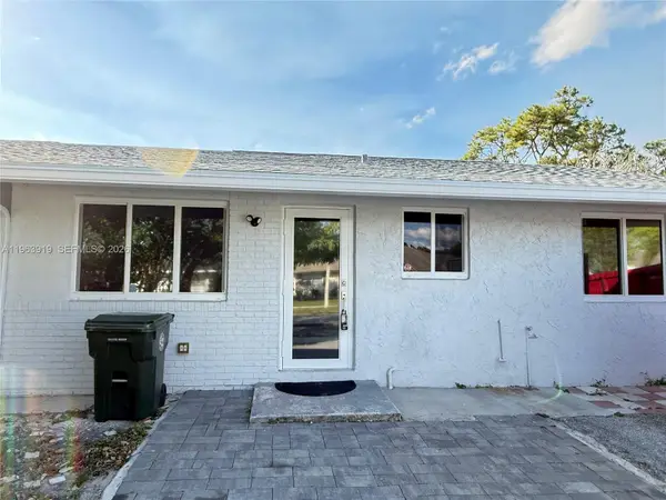 4797 Gladiator Cir, Green Acres, FL 33463