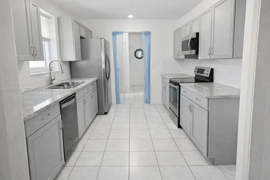 121 SW 28th Ter, Fort Lauderdale, FL 33312 - #2