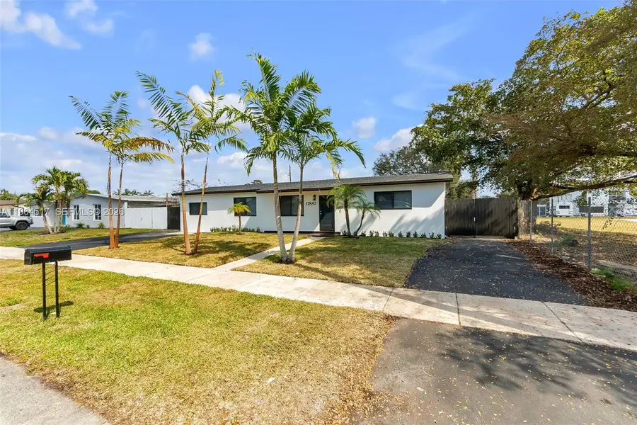 17887 78th Pl, Hialeah, FL 33015 - #3
