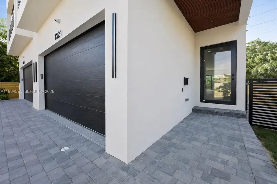 1337 NE 13th Ave, Fort Lauderdale, FL 33304 - #3