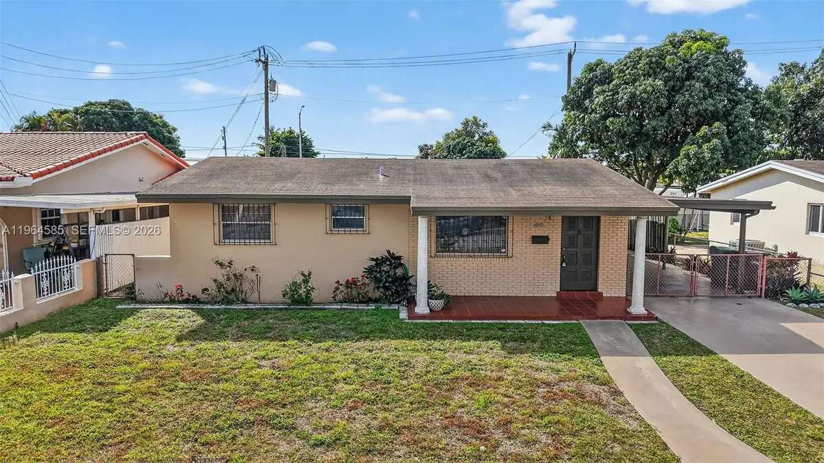 1010 W 33rd Pl, Hialeah, FL 33012 - #1