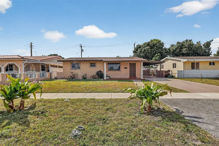 1010 W 33rd Pl, Hialeah, FL 33012 - #2
